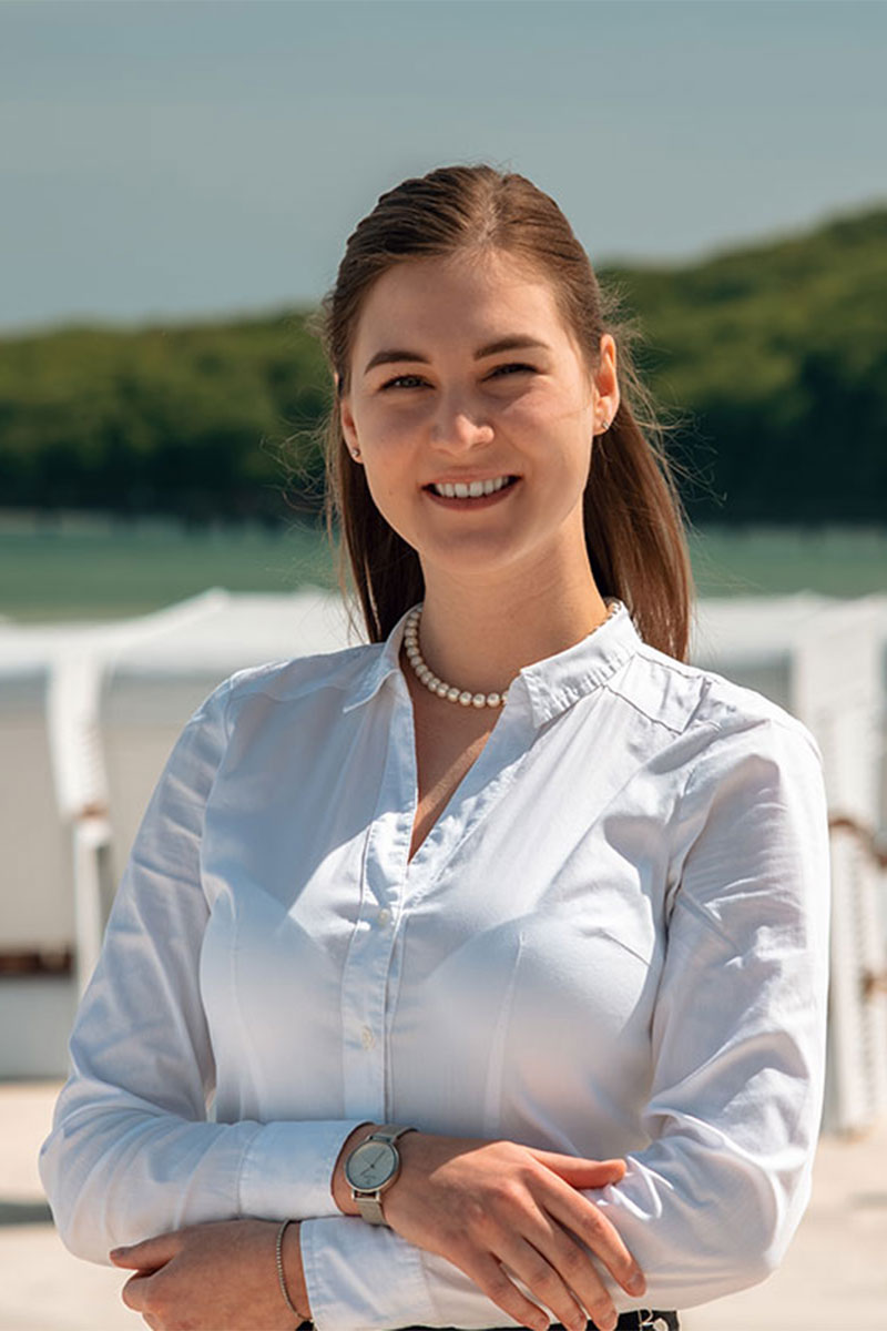 Varvara Matatzova, F&B Operations Managerin im Rugard Thermal Strandhotel am Strand von Binz